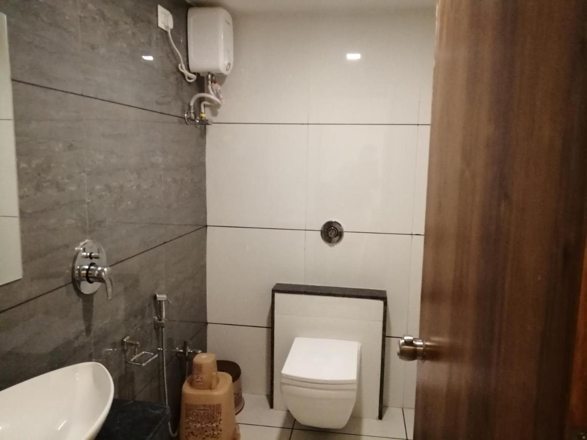 Hotel Golden City Вадодара Экстерьер фото