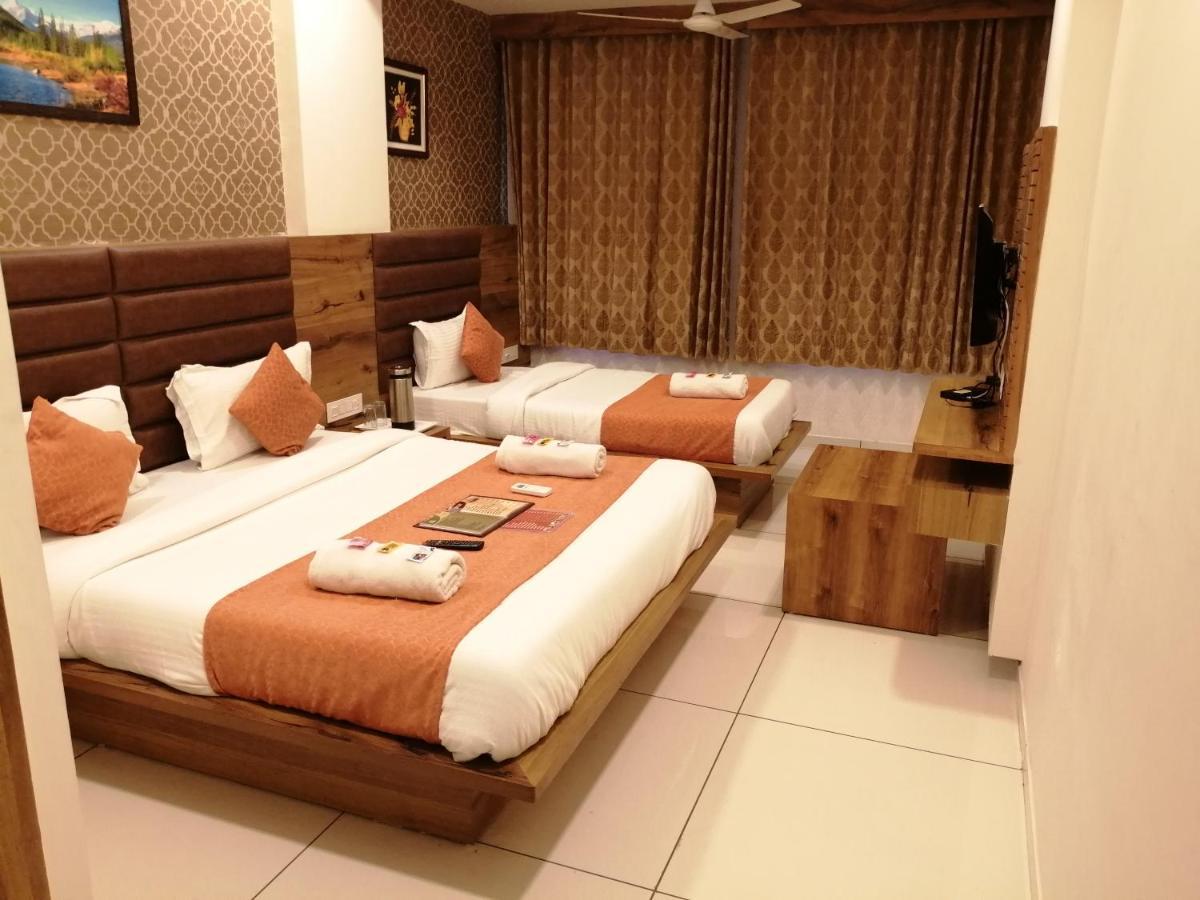 Hotel Golden City Вадодара Экстерьер фото